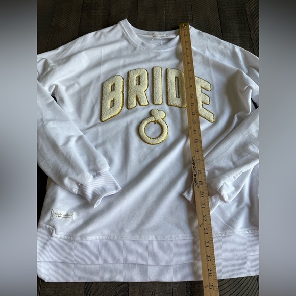 Simply Southern White and Gold Bride Sweatshirt With Pockets Size Medium - Picture 9 of 9